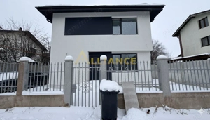 Casa de vanzare – pozitie excelenta, in centrul comunei!