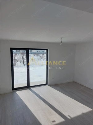 Casa la 4-5 km de metrou,bine amplasata,super pret . - imagine 6