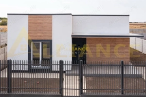 Casa individuala 4 camere,la 2-3 km de metrou.