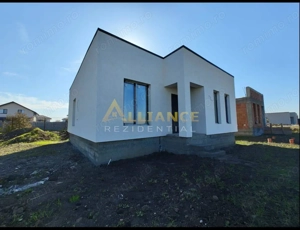 Casa individuala - 4 camere  - 2 bai -  80 mp utili-teren 307 mp