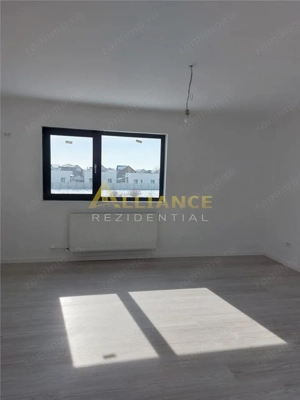 Casa la 4-5 km de metrou,bine amplasata,super pret . - imagine 3