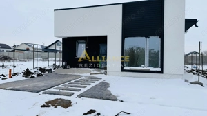 Casa individuala parter - 3 camere - 2 bai - 440mp teren