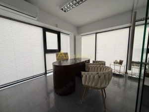 Spatiu de inchiriat,stradal l,la 1-2 minute de mers pana la metrou. - imagine 3