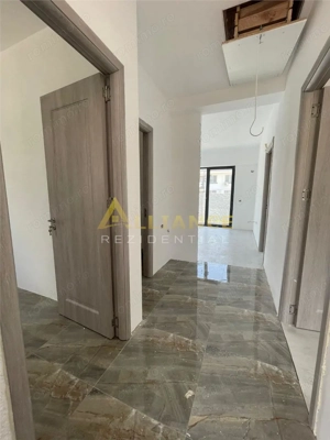 Casa cu 3 camere, Teren 190 mp { Acces rapid STB 440 Piata Sudului } - imagine 2