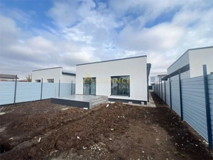 CASA INDIVIDUALA  -3 CAMERE-2 BAI - imagine 3