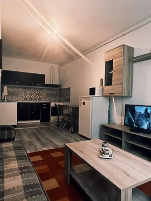 Vand apartament cu doua camere in statiunea montana Predeal (judetul Brasov] mobilat - imagine 3