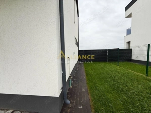 Vila cu 4 camere  #238;n ansamblu rezidential exclusiv - Comuna Berceni - imagine 4