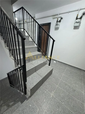 Garsoniera gata de mutat - Metrou D.Leonida - - imagine 7