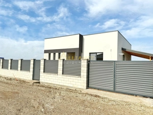 Casa Stil Mediteranean | 4 camere | 2 bai | Terasa acoperita