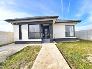 De v #226;nzare casa  individuala - 3 camere-2 bai- teren 376 mp - imagine 2