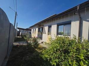Casa mobilata si utilata - 3 camere- panouri solare+baterii stocare-sistem paza - imagine 2