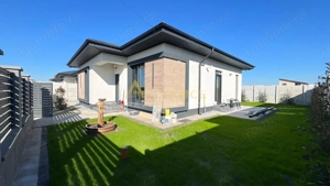 Casa individuala pe parter cu 4 camere    2 bai    panouri 3 Kw