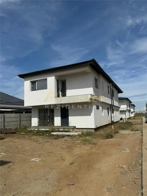 Vila P+1 cu 4 camere - 2 bai { Popesti Leordeni }