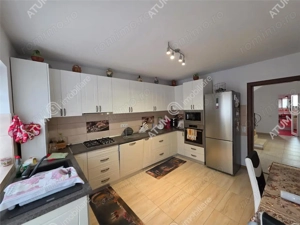Casa individuala cu 5 camere si curte proprie in cartierul Tineretului - imagine 9