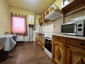 Apartament 1 camere, zona Parneava - imagine 2