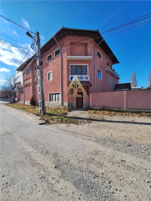 Proprietate Versatil? Locuin?? Afacere  After School sau Birouri IN  One?ti de vanzare in EXCLUSIVIT