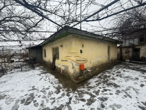 Casa batraneasca cu teren de vanzare in Lilieci Bacau - imagine 2