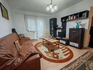 Inchiriez apartament 3 camere semidecomandate, etaj 1, zona Narcisa