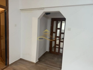 De vanzare apartament 2 camere Str Trandafirilor Bacau - imagine 2