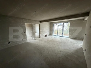 Apartament 4 camere, semifinisat cu garaj si boxa, zona Bradet