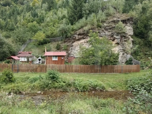 Casa de vacanta si teren intravilan, 425 mp, Valea Ierii 