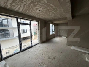 Apartament 4 camere, semifinisat cu garaj si boxa, zona Bradet