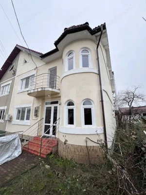 Casă tip duplex – 272 mp utili, 9 camere