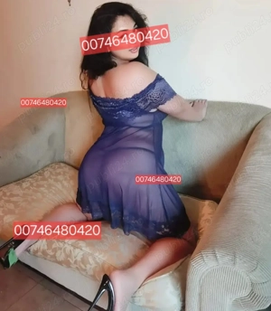 Ador săruturile  intime  brunetă inalta cu forme !!! 