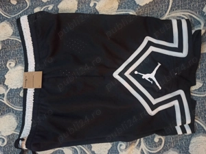 Jordan pantaloni scurti mărimea L noi cu eticheta 