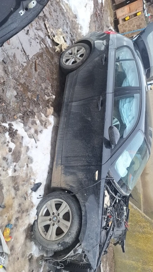 Se dezmembreaza BMW SERIE 1 2008 1.6 BENZINA  - imagine 2