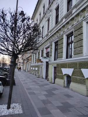 Spațiu Birouri Cabinet   B-dul Revoluției | Etaj 1 | Parcare inclusa