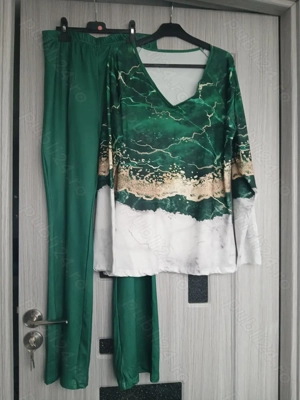 Vând Compleu de damă XL 