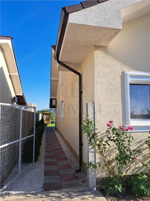 Duplex mobilat si utilat -  curte amenajata - pod mansardabil