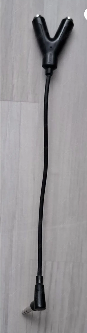 Vând adaptor Hama 2 jackuri în 1