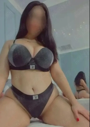 Bruneta cu forme la tine în oraș 