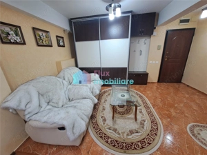 Apartament cu 4 camere G.Enescu etaj 3 - imagine 2