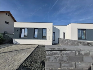 Duplex separat prin camera tehnica - suprafete generoase - zona linistita.