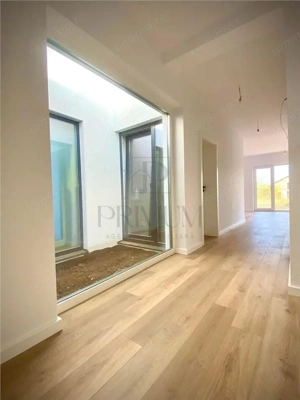 Duplex deosebit - la asfalt - 3 dormitoare.