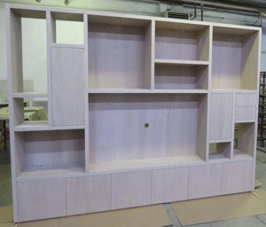 SC Dryas Invest SRL vinde in grupaj stoc de mobilier de lux