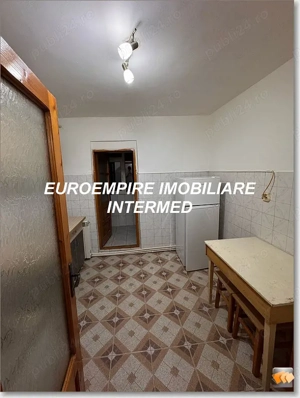 Apartament cu 3 camere decomandat ,zona Inel 2