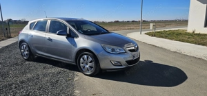 Opel Astra J 1.7 CDTI SportBack Euro 5 An Fab.2011 - imagine 4