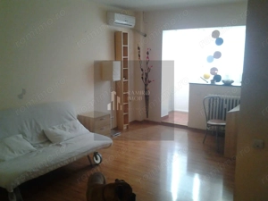 Garsoniera 34 mp zona Titan