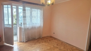 Vand apartament cu 2 camere in Deva, zona Piata Centrala, etaj 3, bloc de 4 etaje de caramida, situa