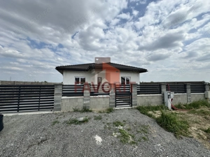 Casa Individuala in Mosnita Noua | 3 dormitoare + 2 bai | Teren Generos