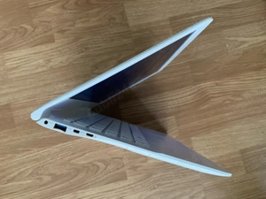 Laptop Samsung Slim display 14 inch led,Windows 10 H,4gb ram,ssd disk,baterie buna.Cititi Anuntul. - imagine 2