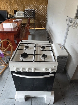 De vânzare Aragaz Zanussi, modelul ZCG612H1WA, pe Gaz - imagine 3