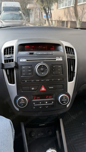 Vand Kia Ceed 1.4 benzina model 2010 - imagine 5