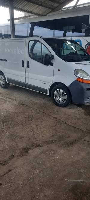 Rnault. Trafic - imagine 8