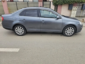 Volkswagen Jetta 1.6 benzina - imagine 2