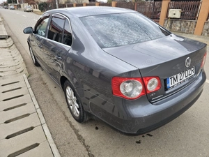 Volkswagen Jetta 1.6 benzina - imagine 4